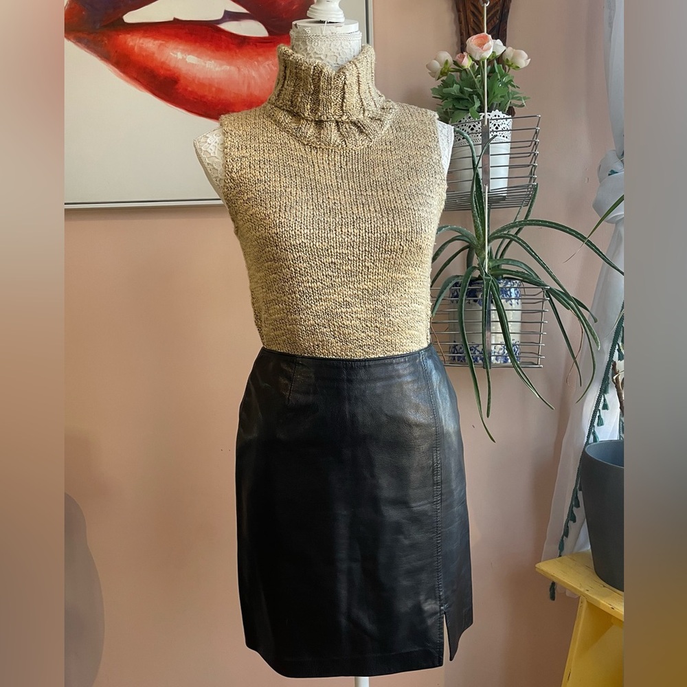 Classic Holt Renfrew Collection gold on gold knit sleeveless turtleneck